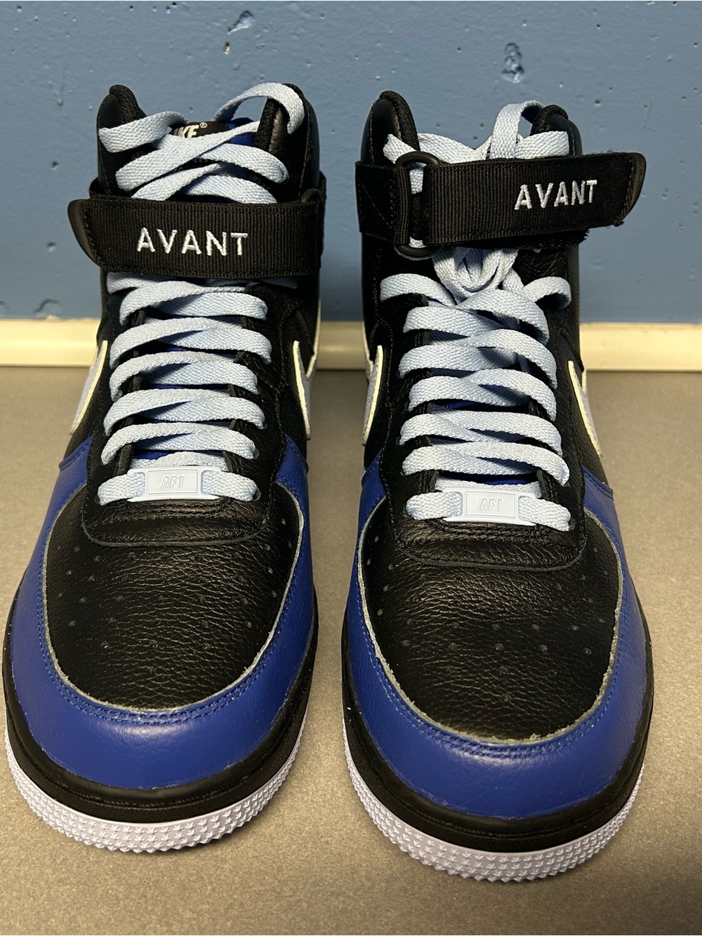 Nike Black, White & Blue High-Top Sneakers NEW - Picture 4 of 7